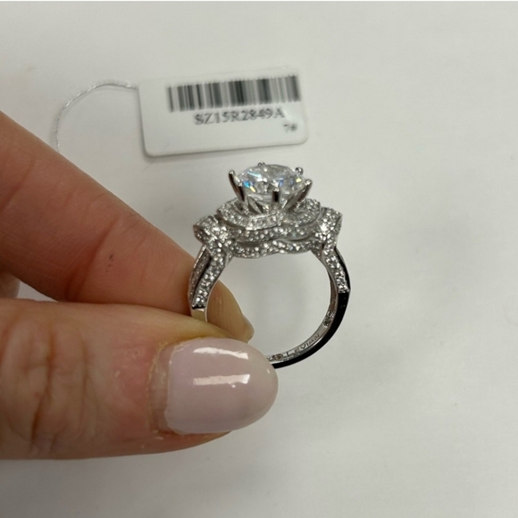 🔹️Suzy Levian🔹️ Sterling Silver White CZ Engagement Ring Size # 7 - Picture 6 of 7